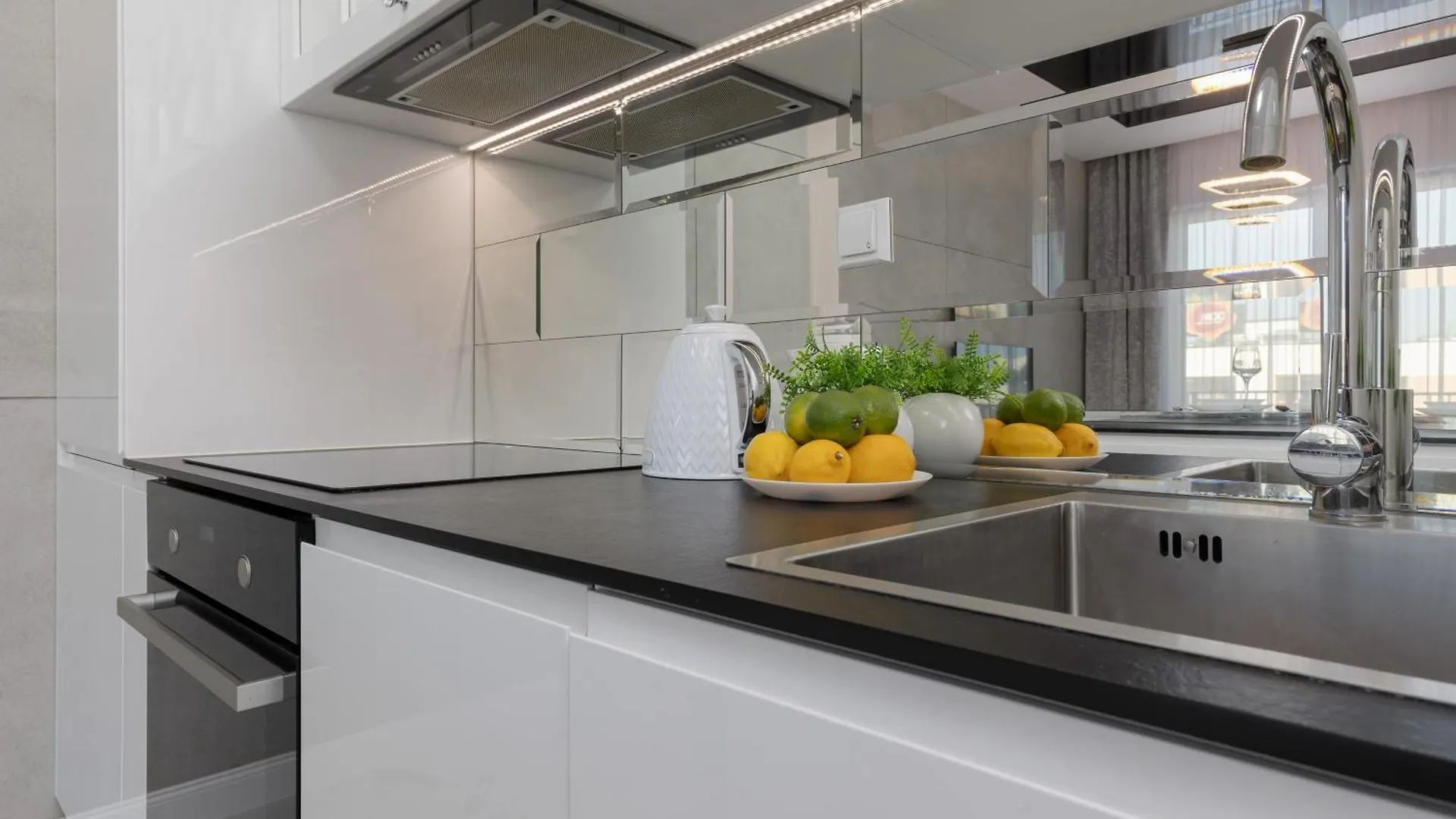 Elegant Apartments With Balcony & Parking Warsaw By Noclegi Renters Poland