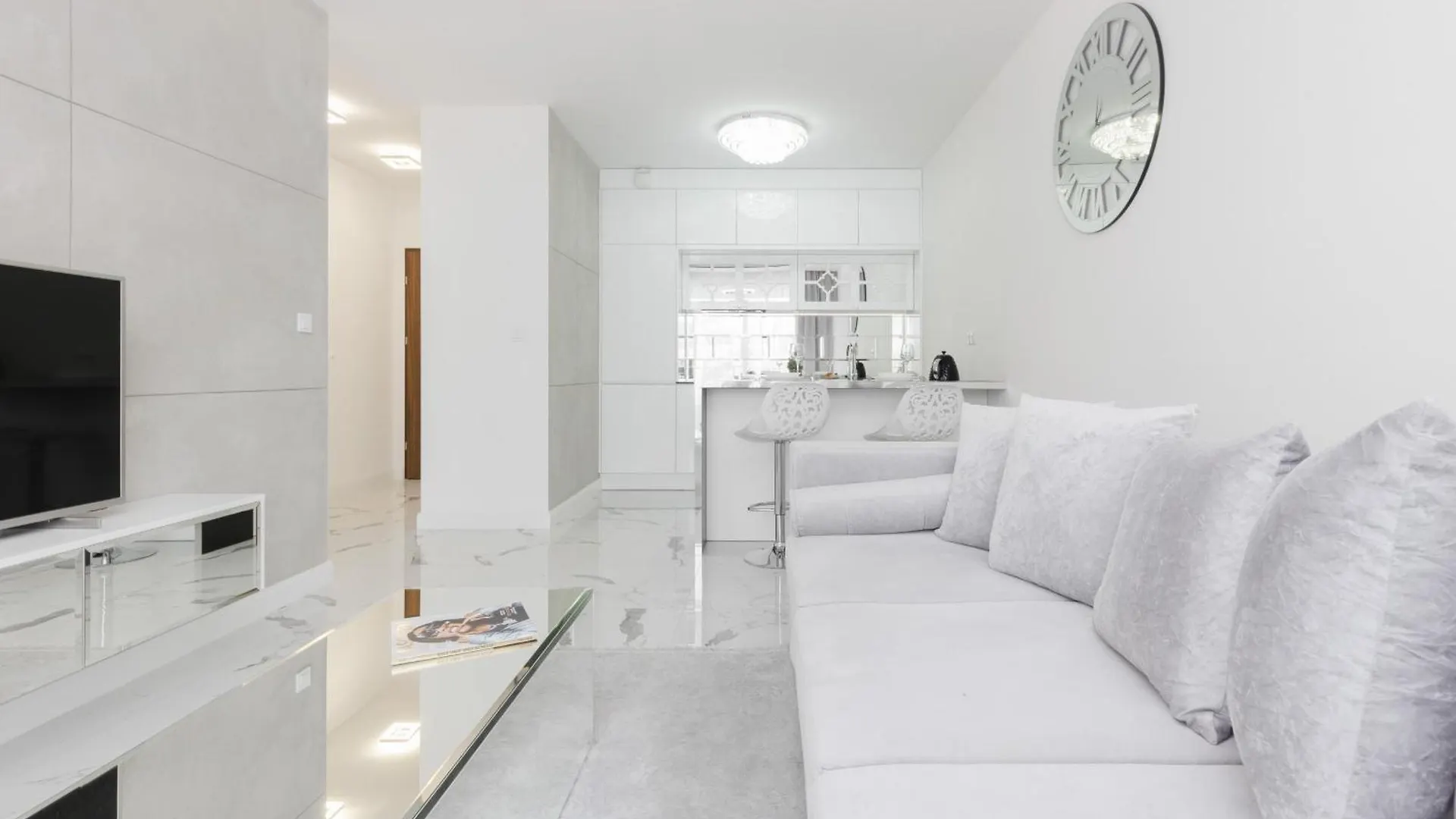 Elegant Apartments With Balcony & Parking Warsaw By Noclegi Renters